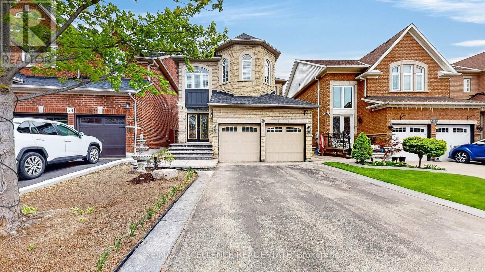 Property Photo:  26 Blue Diamond Drive  ON L6S 6J2 