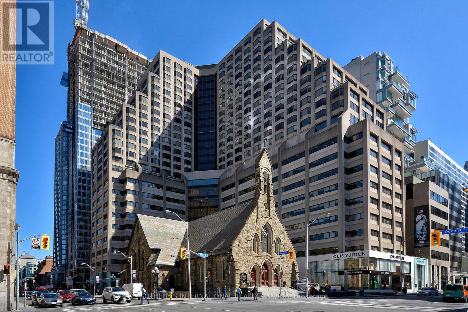 Property Photo:  175 Cumberland Street 2202  ON M5R 3M9 