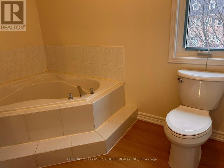 Property Photo:  6885 Tassel Crescent  ON L5W 1G9 