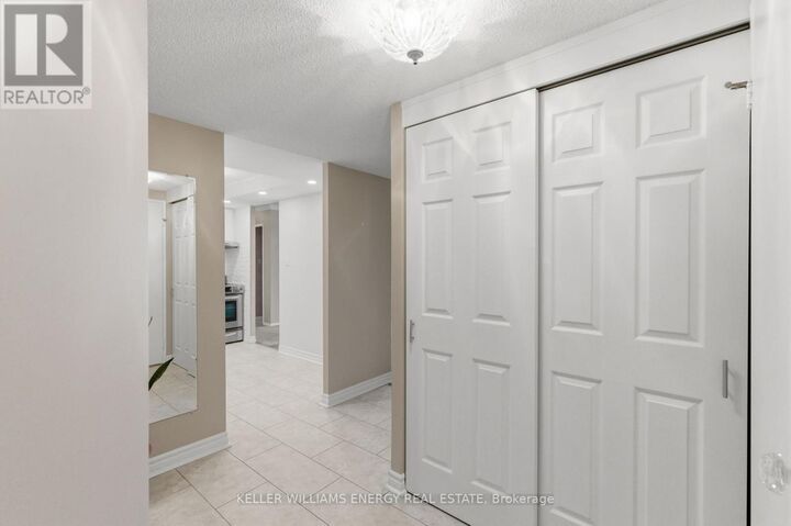Property Photo:  10 Dean Park Road 719  ON M1B 3G8 