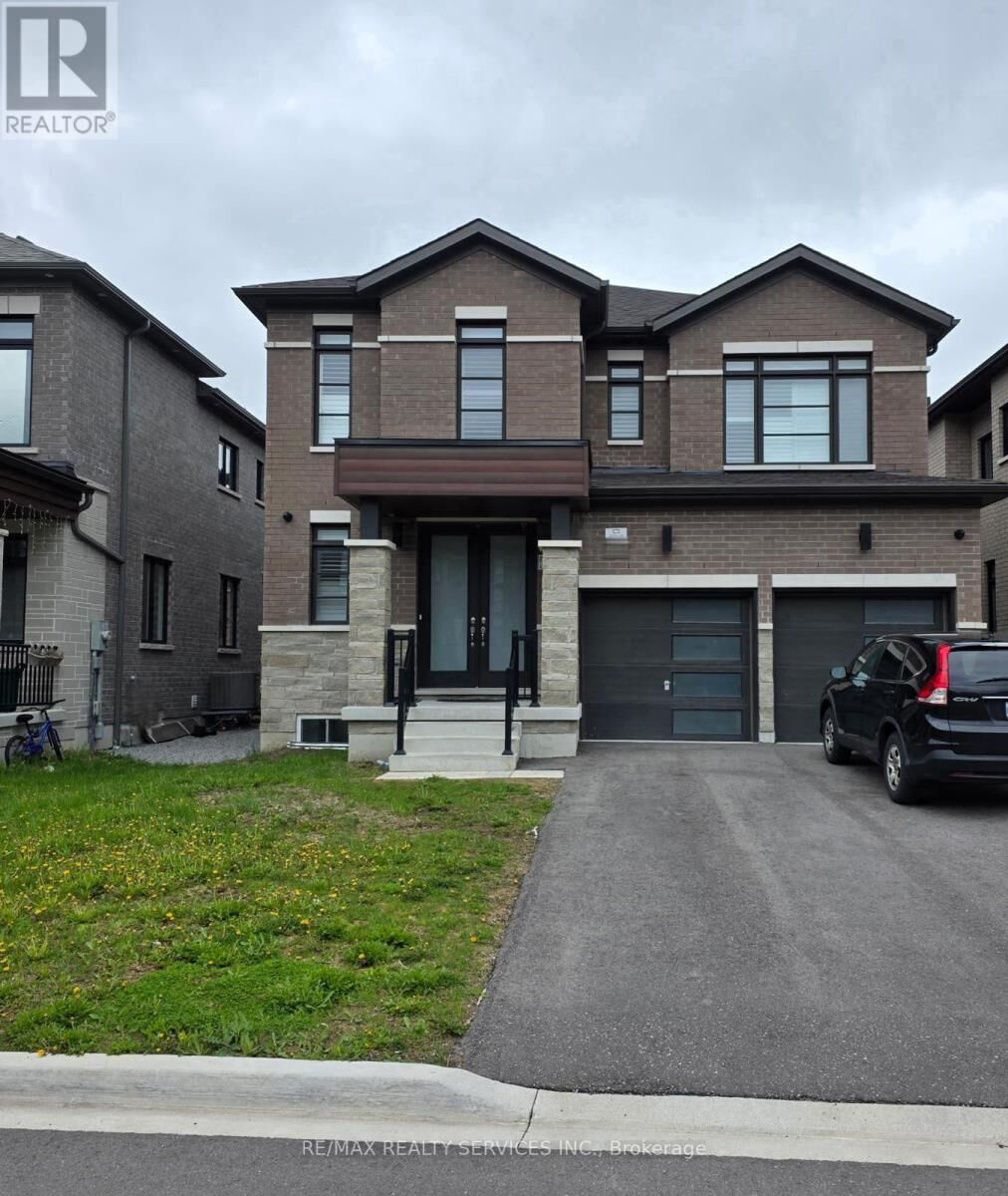 Property Photo:  32 Fruitful Crescent  ON L1P 0N3 