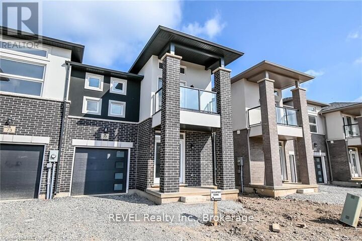 Property Photo:  77 Renfrew Trail Upper  ON L3C 0K2 