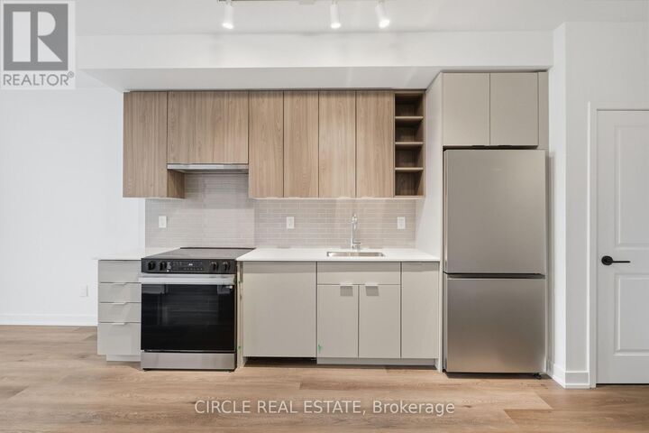 Property Photo:  2075 Lakeshore Road 505  ON L7R 0H3 