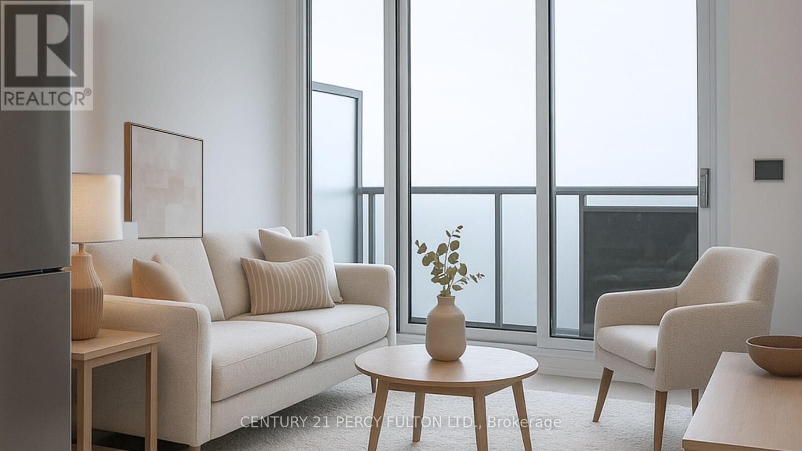 Property Photo:  2545 Simcoe Street North Ph21  ON L1H 7K4 