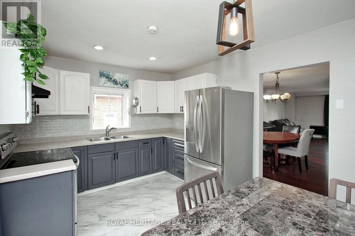 Property Photo: 4 Brantwood Drive ON M1H 2G6