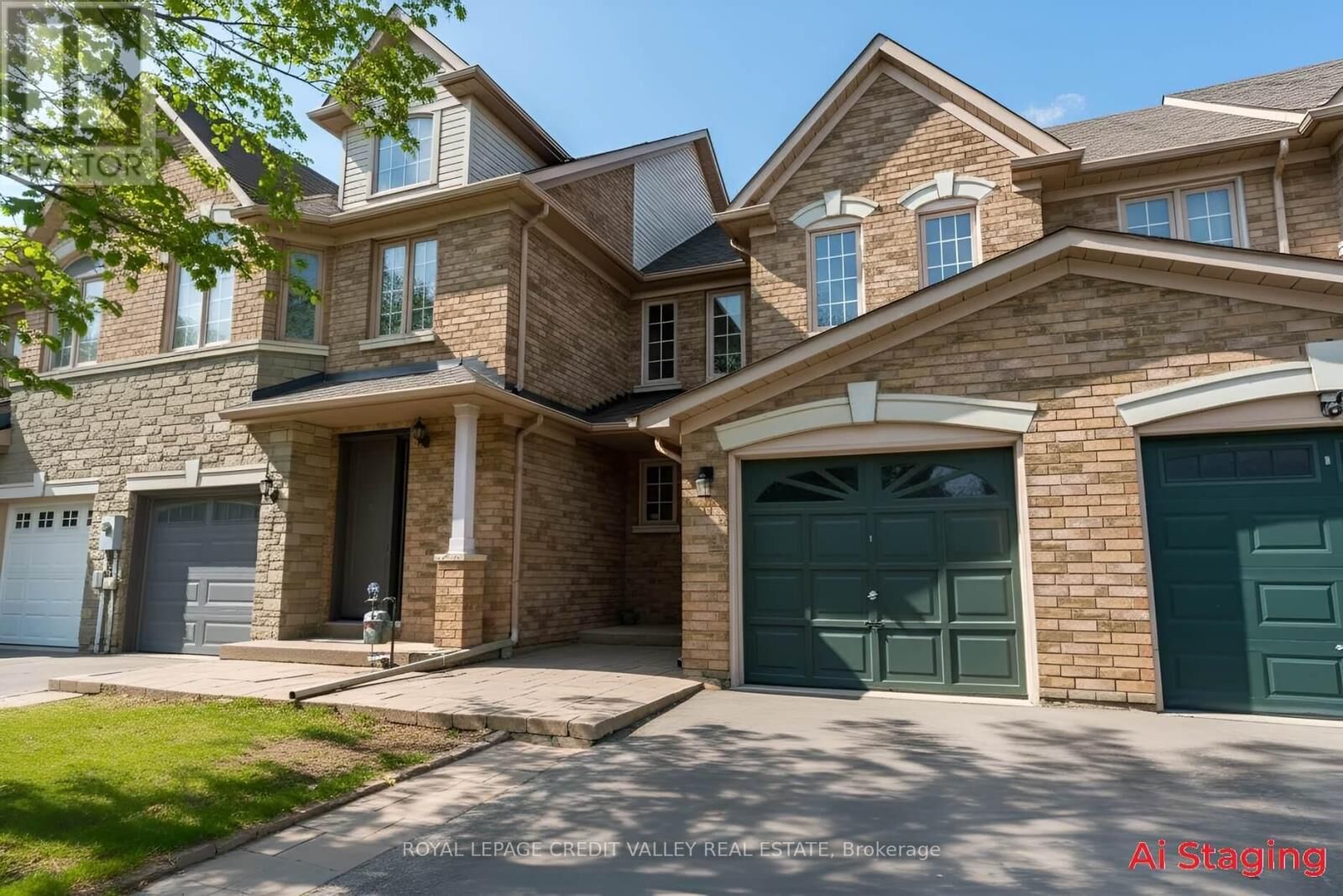 Property Photo: 180 Blue Willow Drive 6 ON L4L 9C9
