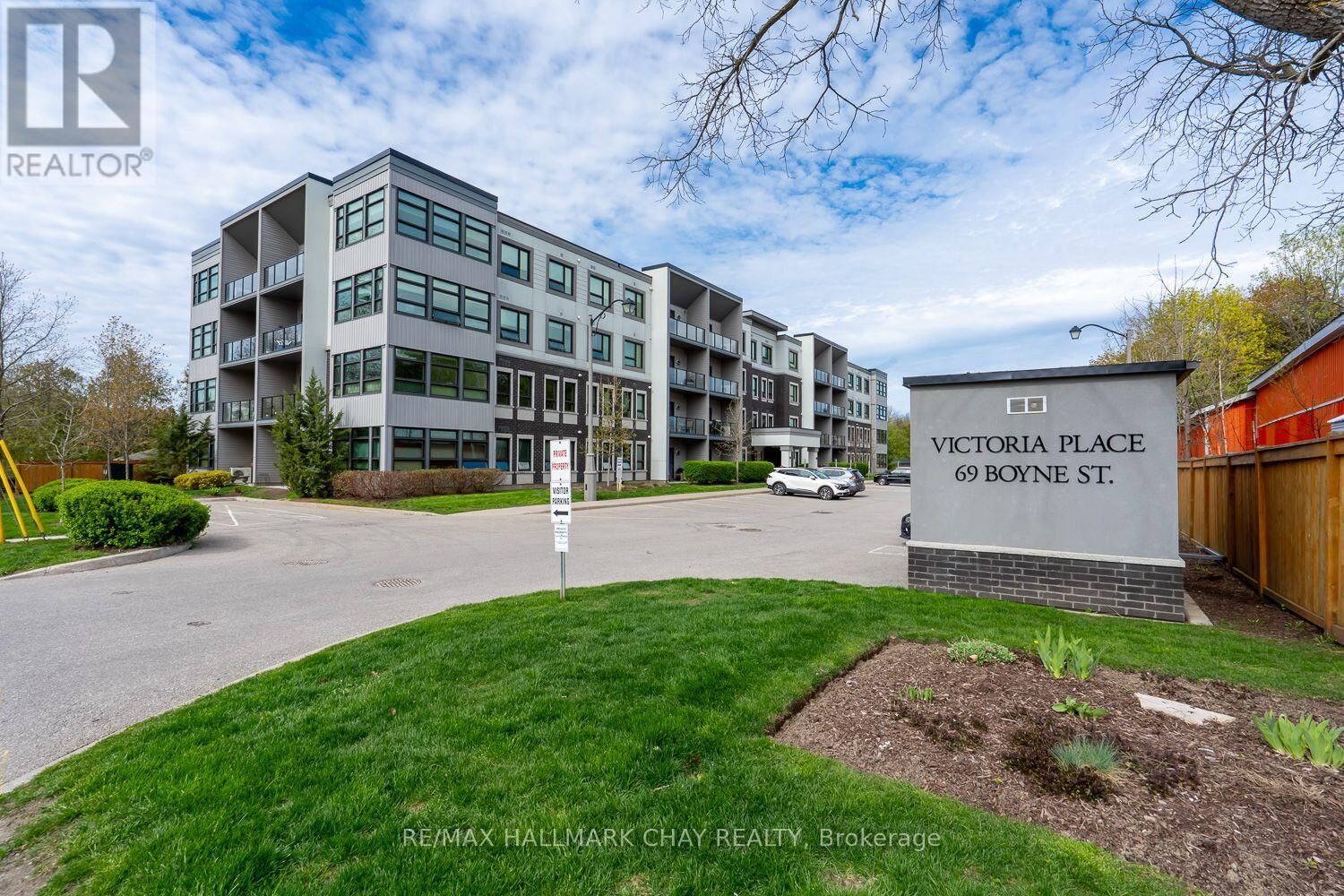 Property Photo:  69 Boyne Street 103  ON L9R 0N5 