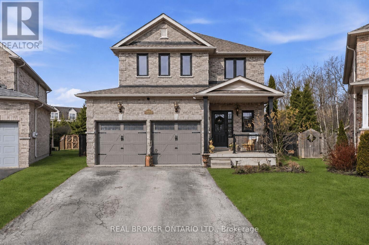 Property Photo:  44 Saltzburg Crescent  ON L4P 4H3 