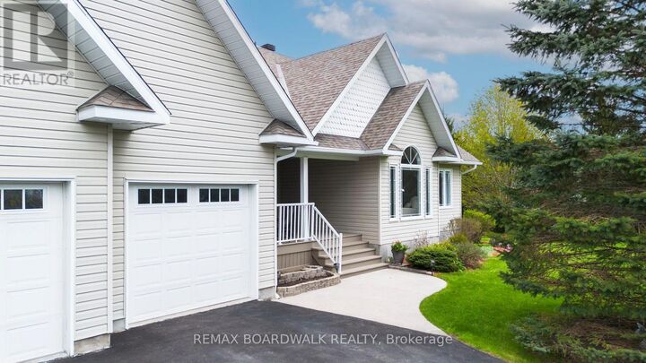 Property Photo: 127 Macpherson Way ON K7H 3C9