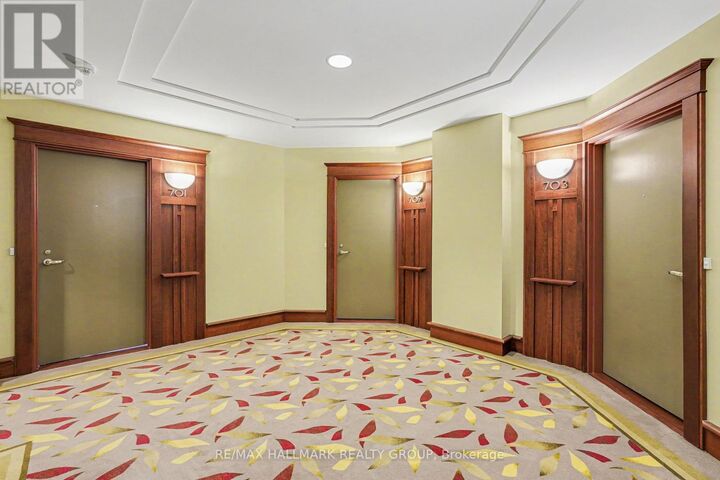Property Photo:  136 Darlington Private 702  ON K1V 0X6 