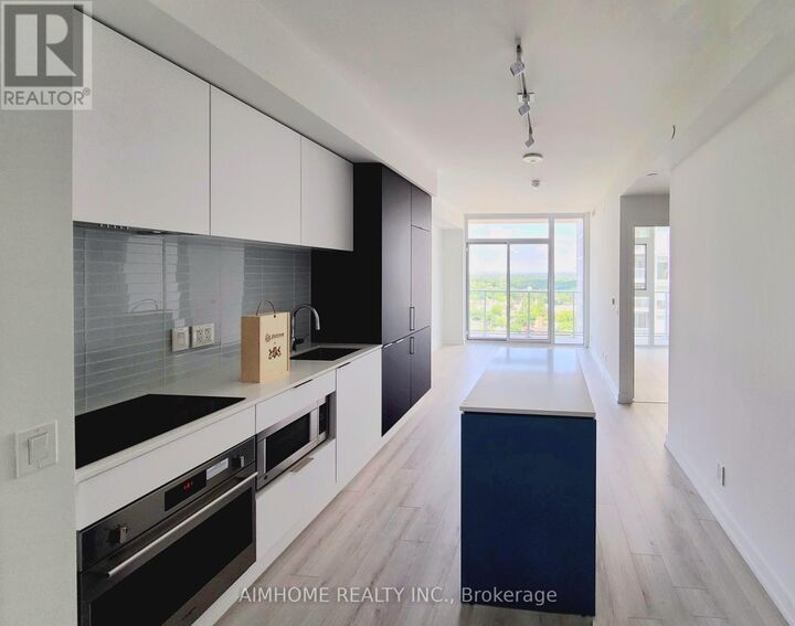 Property Photo:  33 Helendale Avenue 1613  ON M4R 0A4 