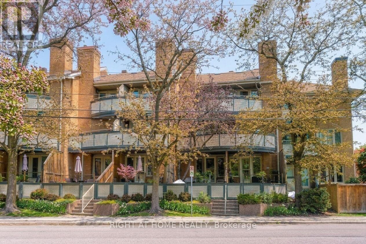 Property Photo:  2 Columbus Avenue 6  ON K1K 1R3 