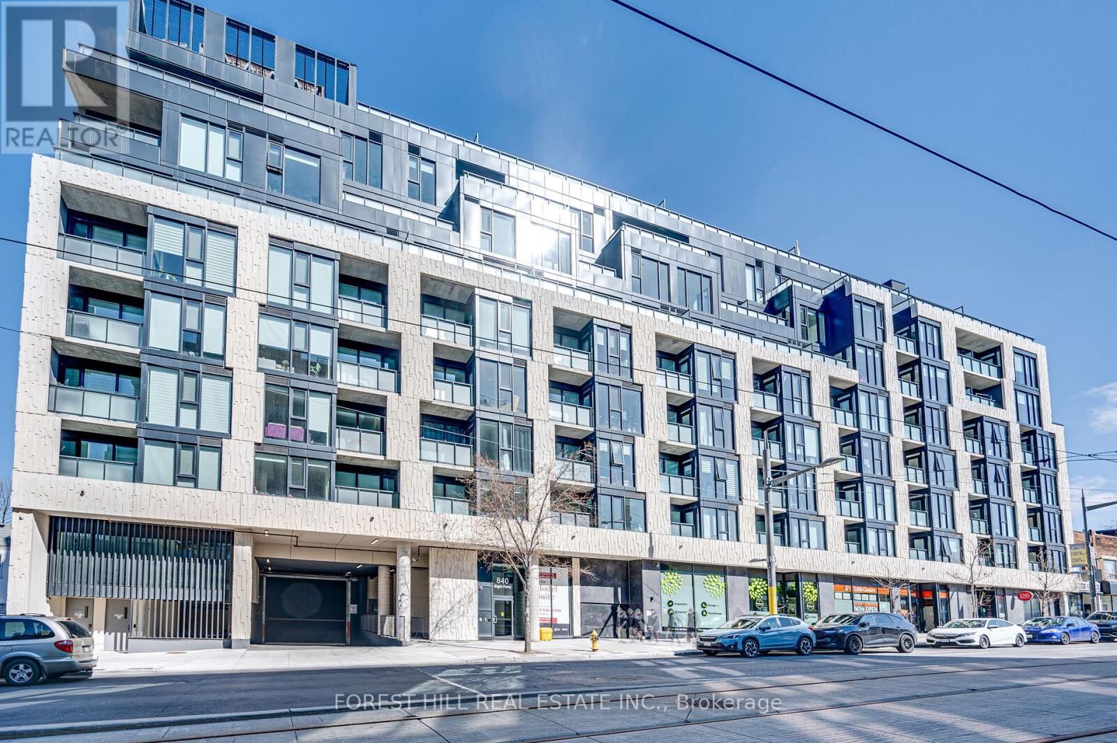Property Photo: 840 St Clair Avenue West 516 ON M6C 0A4