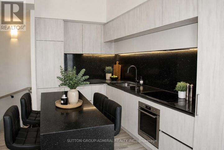 Property Photo:  10 Steckley House Lane 108  ON L4S 0N1 