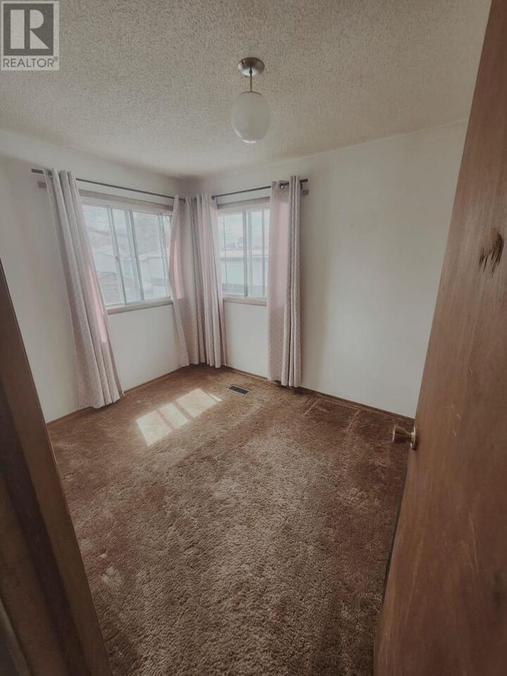 Property Photo:  384 Francis St E  ON P7E 4B5 