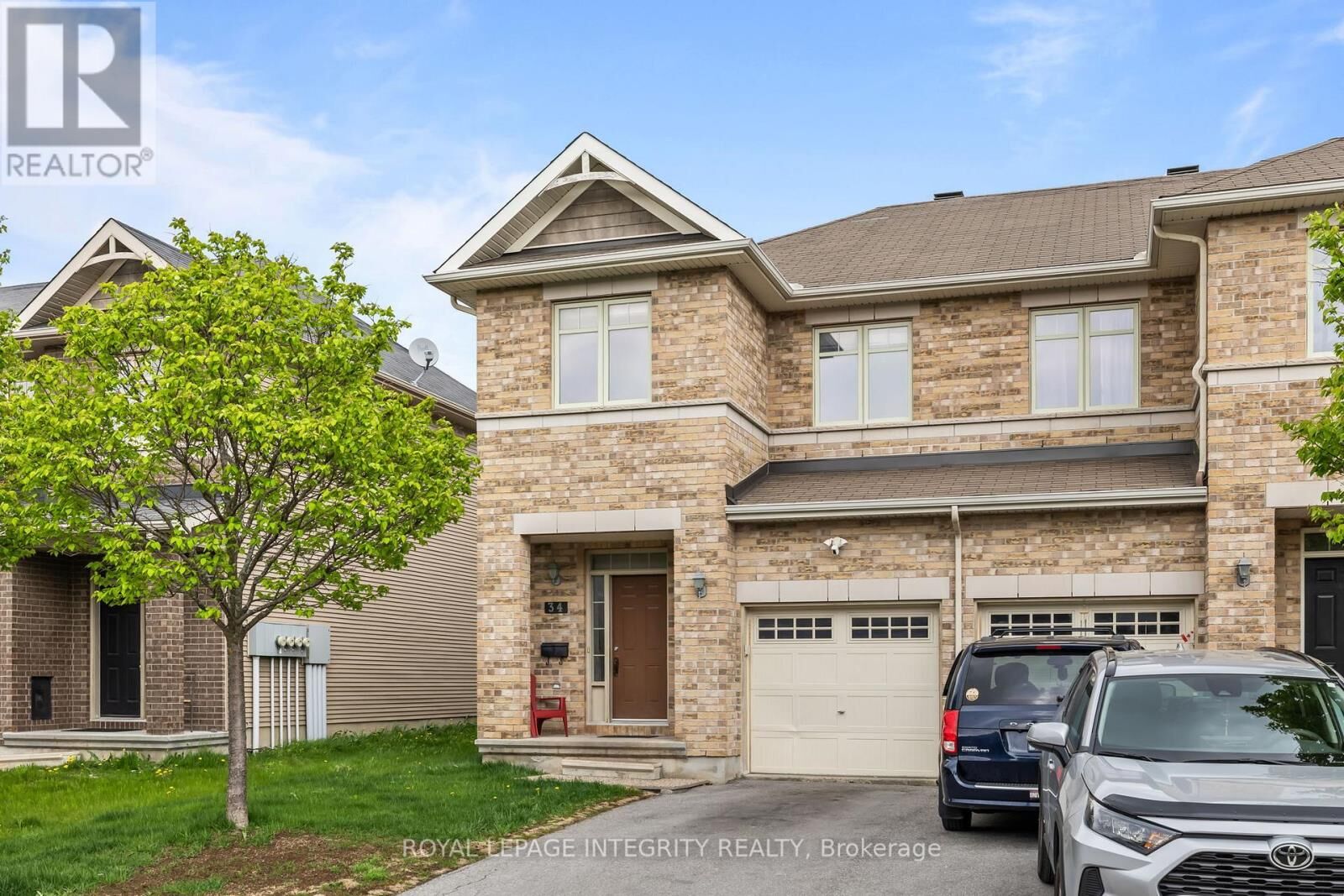 Property Photo:  34 Torbec Avenue  ON K2T 0B6 