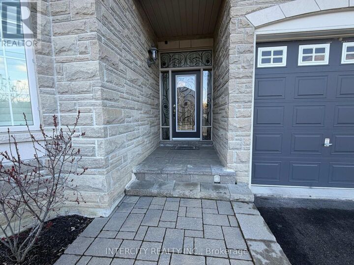 Property Photo:  655 Davos Road  ON L4H 0Y3 