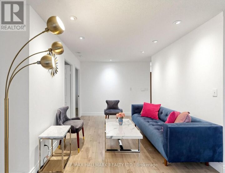 Property Photo: 3 Ellesmere Street 106 ON L4B 4N2