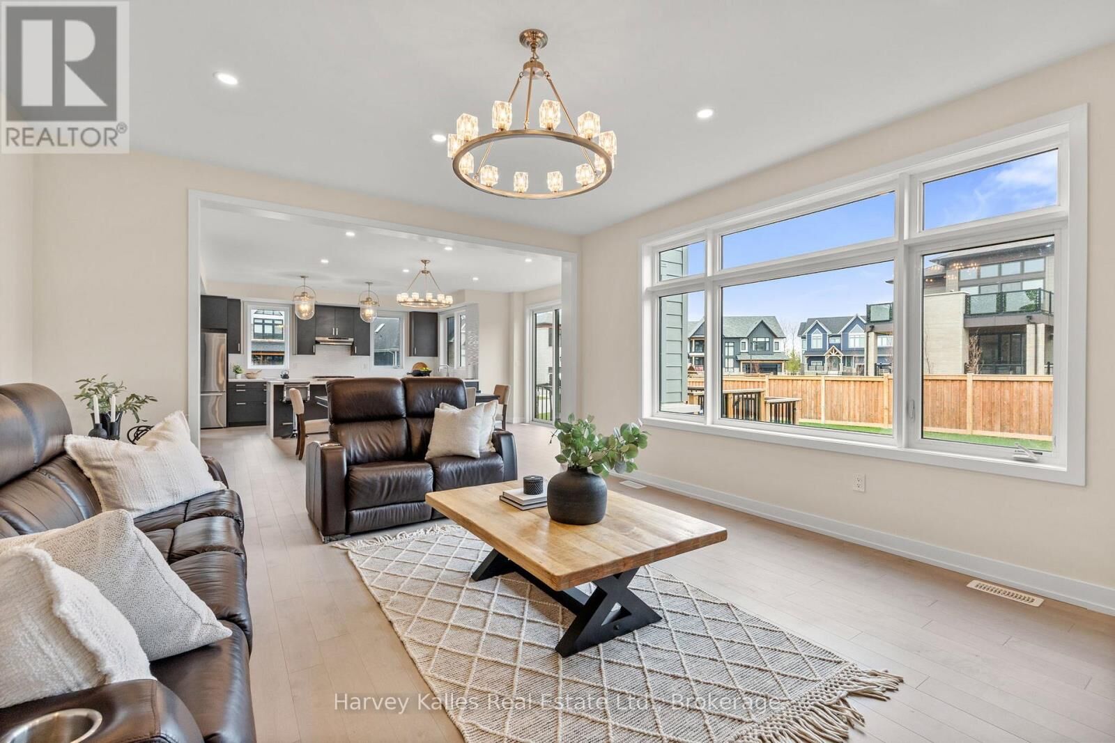 Property Photo:  157 Springside Crescent  ON L9Y 5L3 