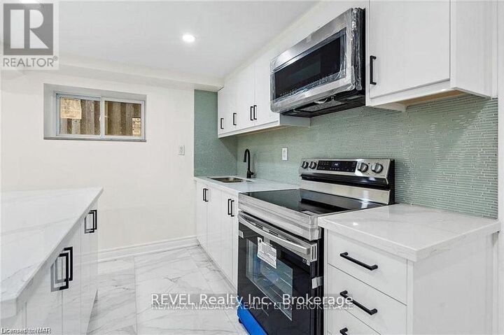 Property Photo: 462 C Carlton Street ON L2M 4X1
