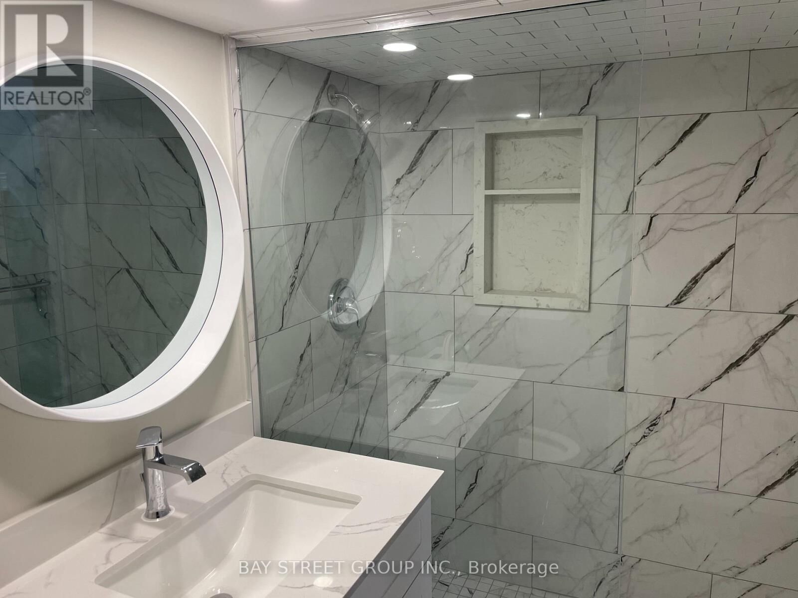 Property Photo:  370 Centre Street East  ON L4C 1B6 