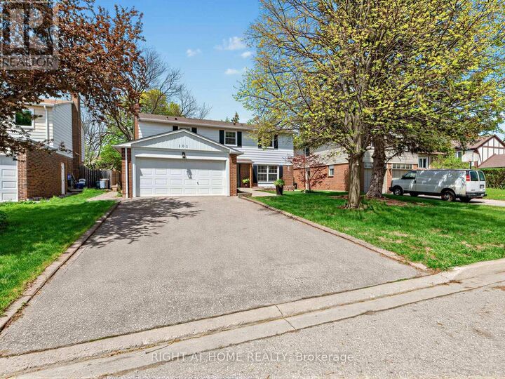 Property Photo:  101 Holsworthy Crescent  ON L3T 4C5 