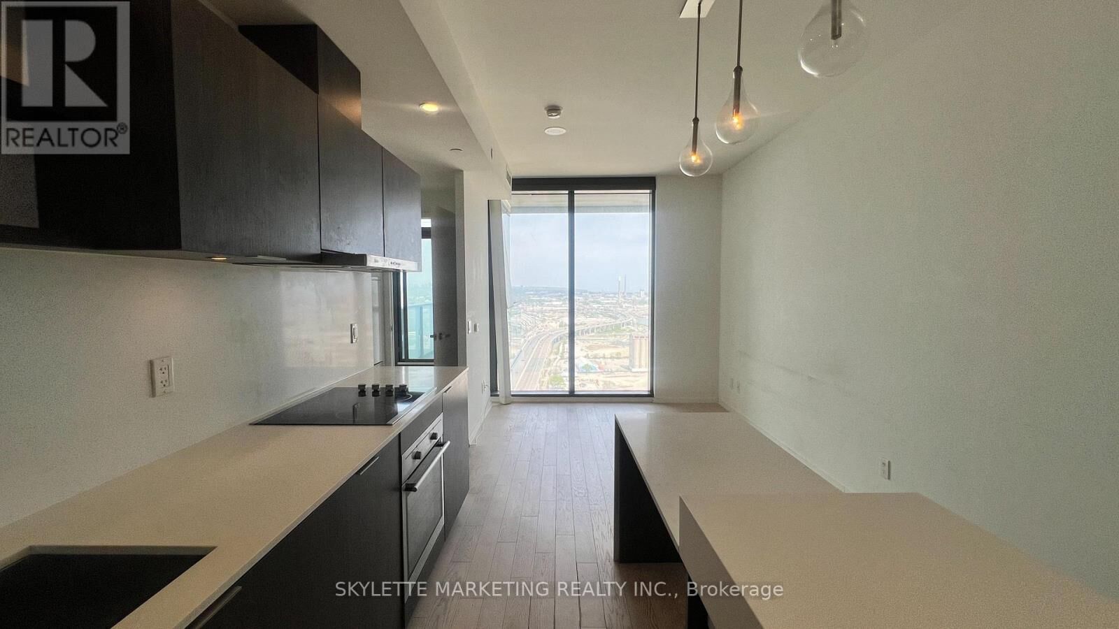 Property Photo:  16 Bonnycastle Street 2807  ON M5A 0C9 