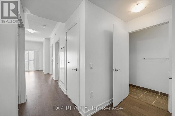 Property Photo:  555 William Graham Drive 115  ON L4G 7C4 