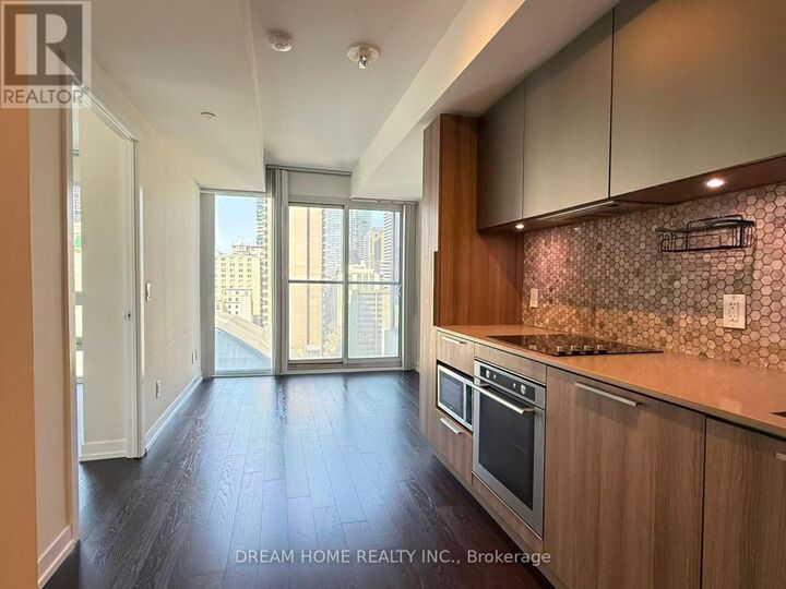 Property Photo:  85 Wood Street 1905  ON M4Y 0E8 