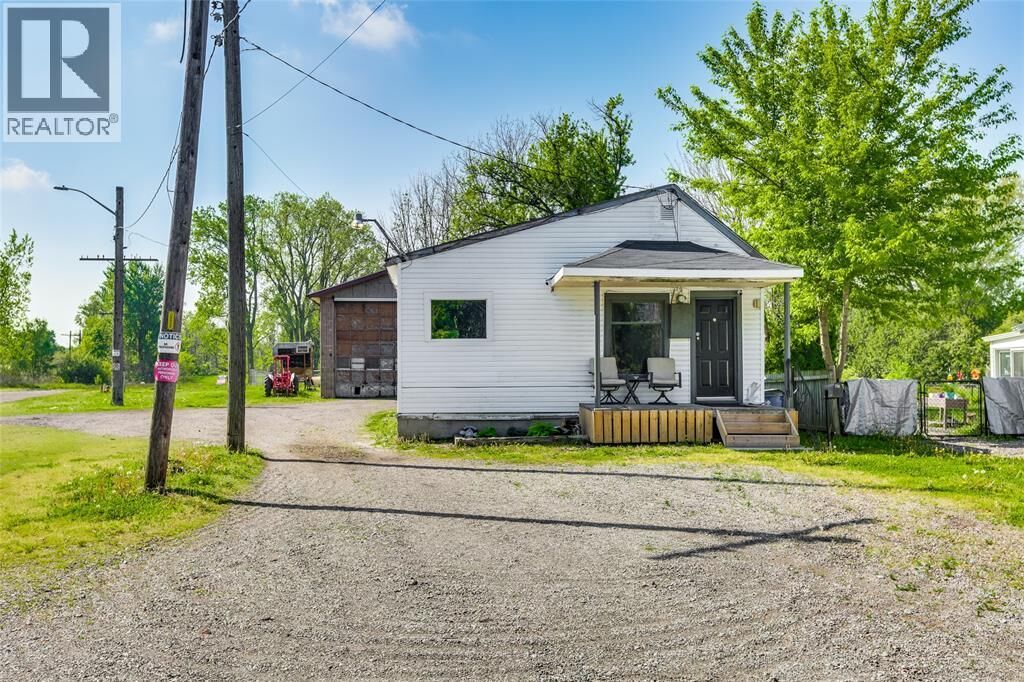 Property Photo:  276 King Street East  ON N7M 3N6 