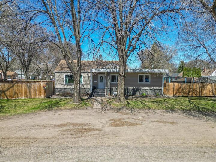 Property Photo: 2239 Van Horne Avenue MB R7B 0P8