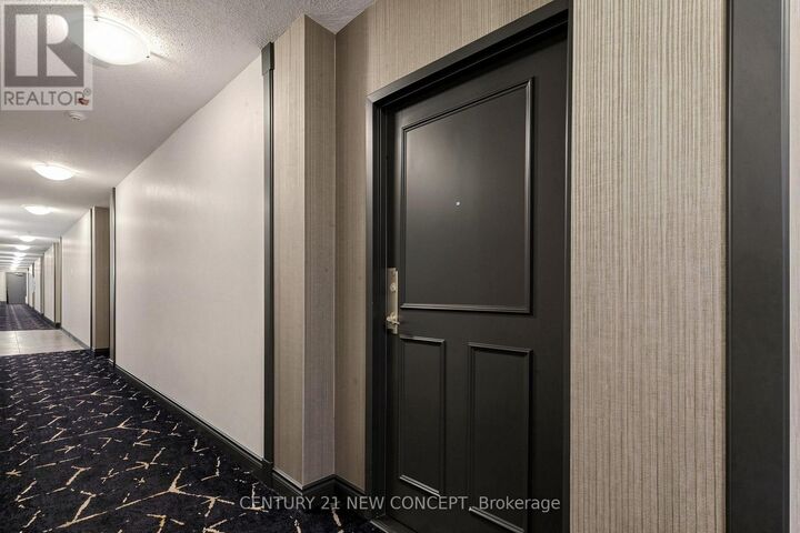 Property Photo: 2495 Dundas Street West 614 ON M6P 1X4