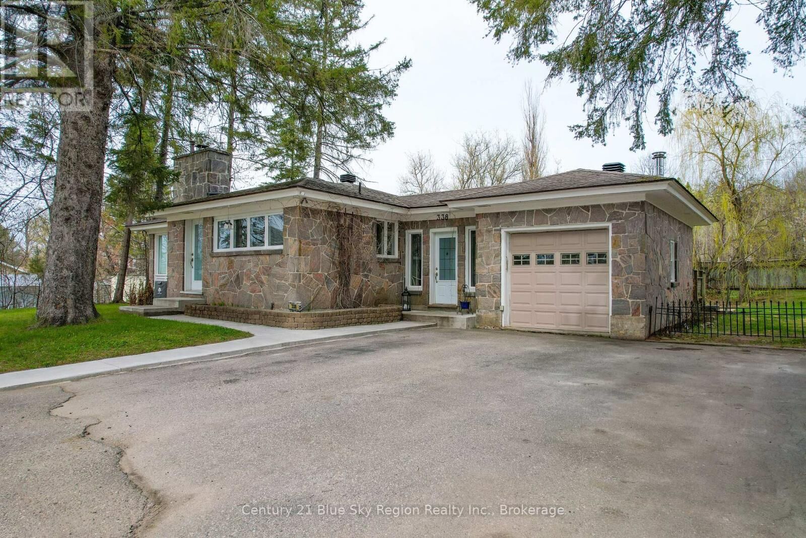 Property Photo: 338 Edward Street ON P0H 1Z0