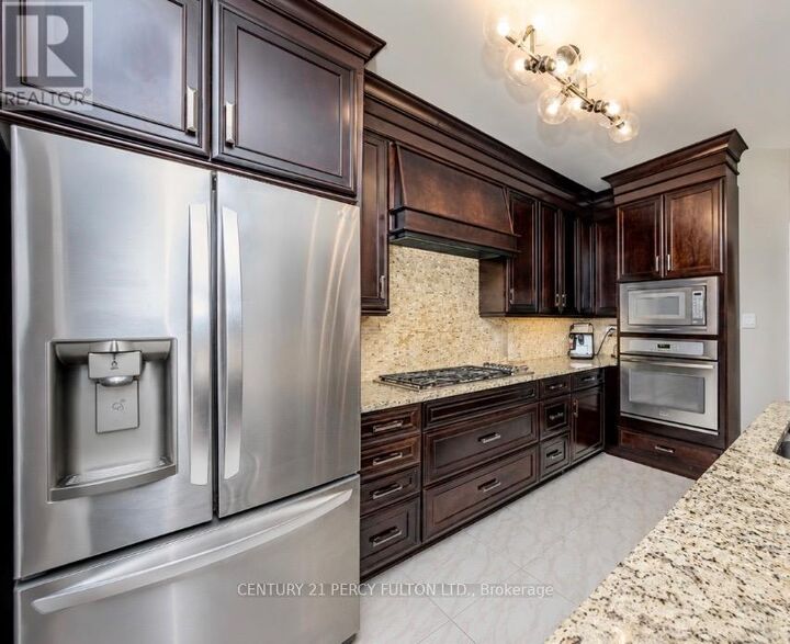 Property Photo: 137 Blue Willow Drive ON L4L 9E9