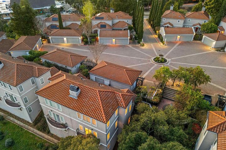 Property Photo:  4636 Redwood Rd  CA 94619 