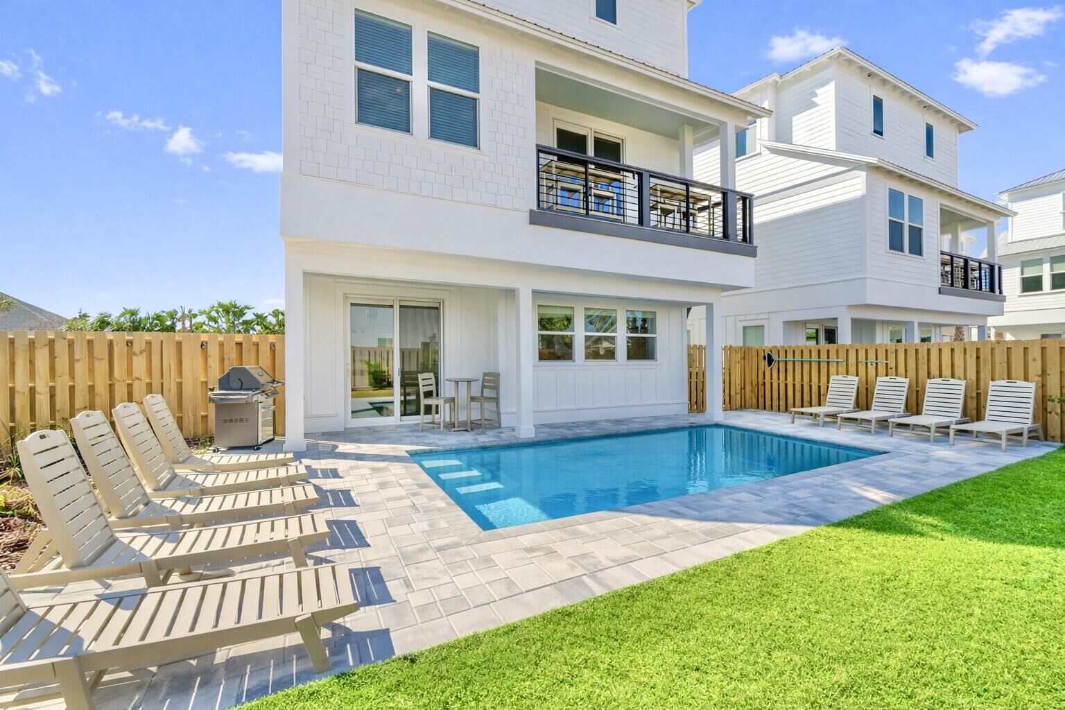 Property Photo: 16 Blue Ohana Court FL 32550