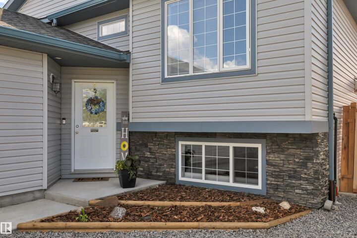 Property Photo:  75 Walters Place  AB T9E 0G3 