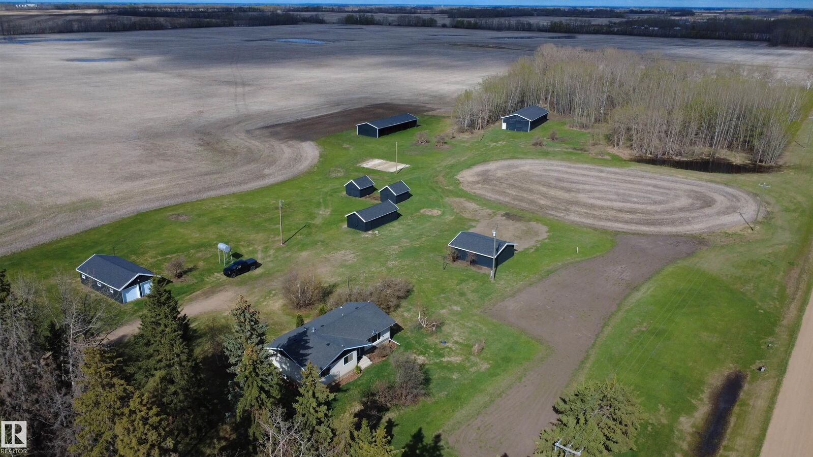 Property Photo:  58201 RR 214  AB T0A 2W0 