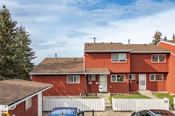10688 Beaumaris Road NW — photo 1