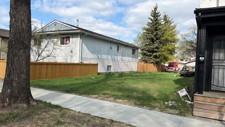 Property Photo:  119 Street  AB T5E 5M2 