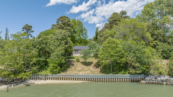 Property Photo:  7504 Prettyman Cir  VA 23350 