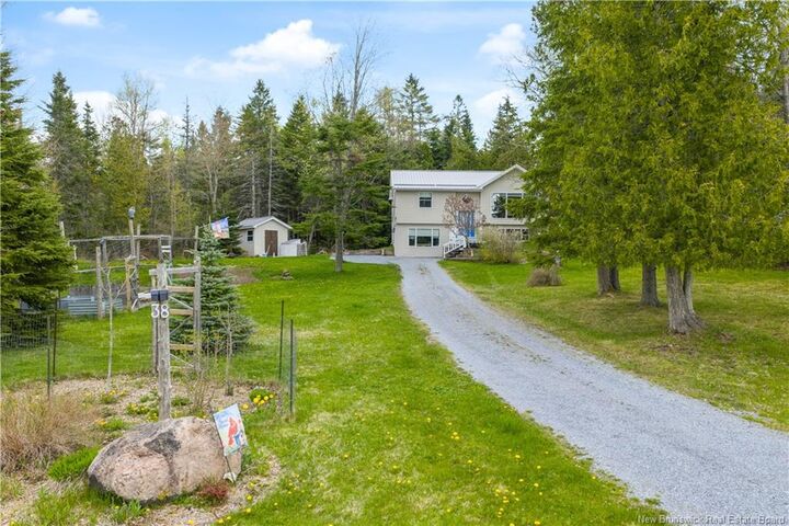 Property Photo: 38 Kingsway Drive NB E2G 1C1