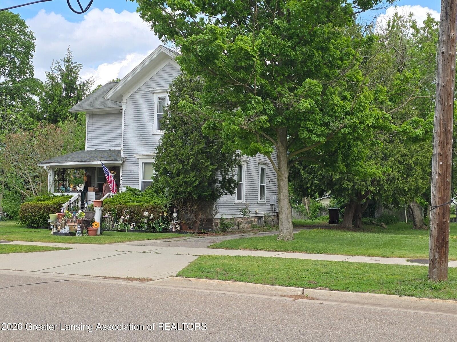 Property Photo:  327 E Middle Street  MI 48895 