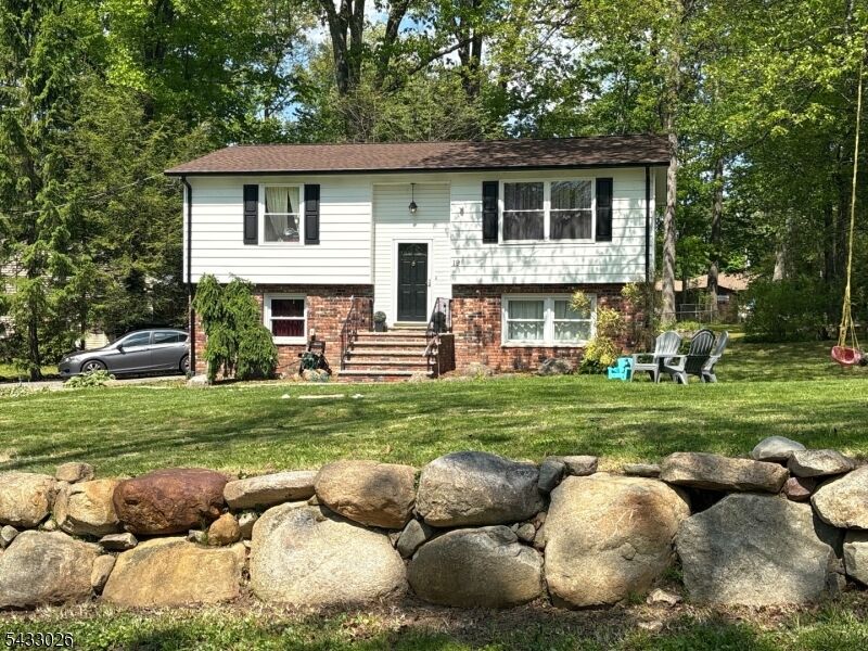 Property Photo:  19 Circle Dr  NJ 07438 