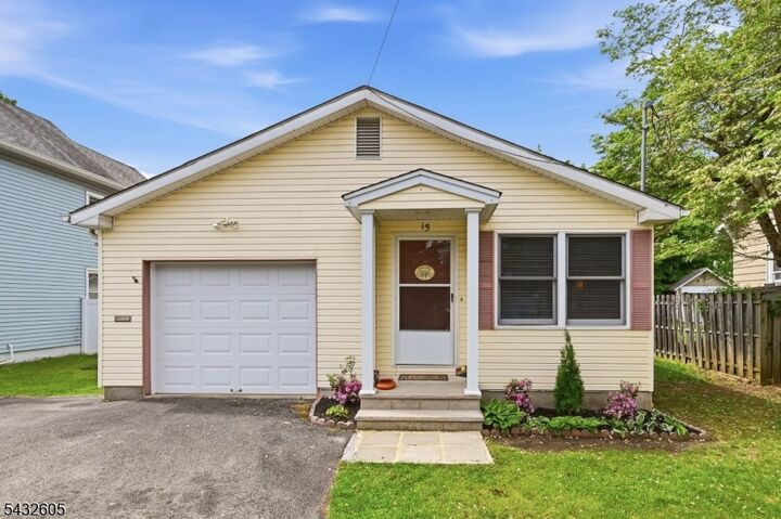 Property Photo:  15 Orchard St  NJ 07403 