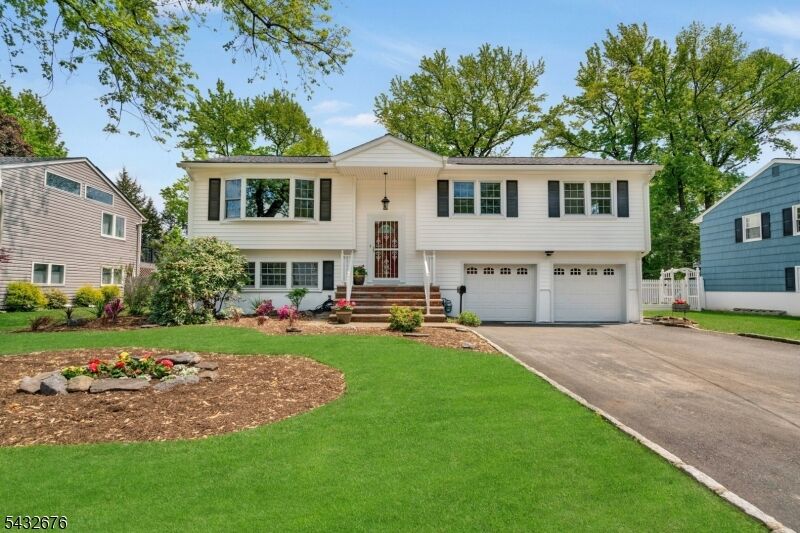 Property Photo:  98 Vassar Dr  NJ 07652 