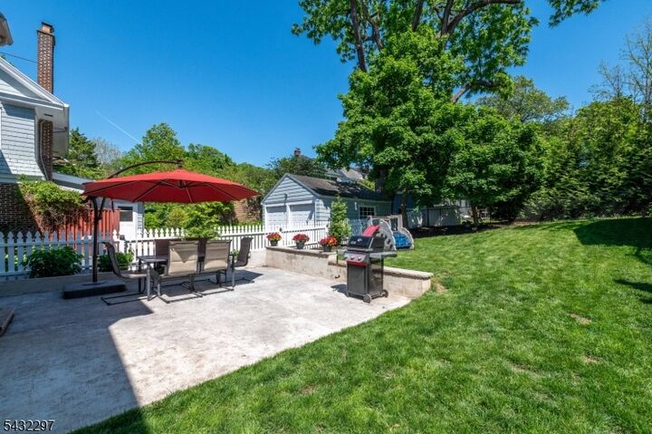 Property Photo:  6 North Terrace  NJ 07040 