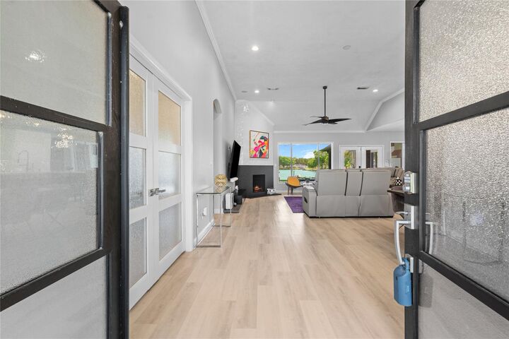 Property Photo: 610 Piedmont Street TX 77478