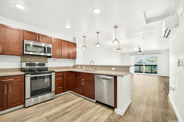 Property Photo:  91-960 Iwikuamoo Street 305  HI 96706 