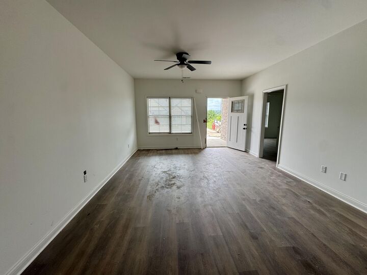 Property Photo: 836 Ridgewood Drive 6 KY 40403